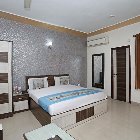 OYO 11005 Hotel Shanti Palace Agra  Eksteriør billede
